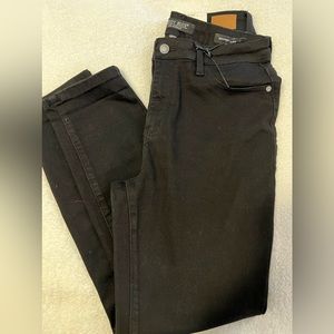 NWT Judy Blue size 11/30 black boyfriend jeans. No distressing. Non-smoking home